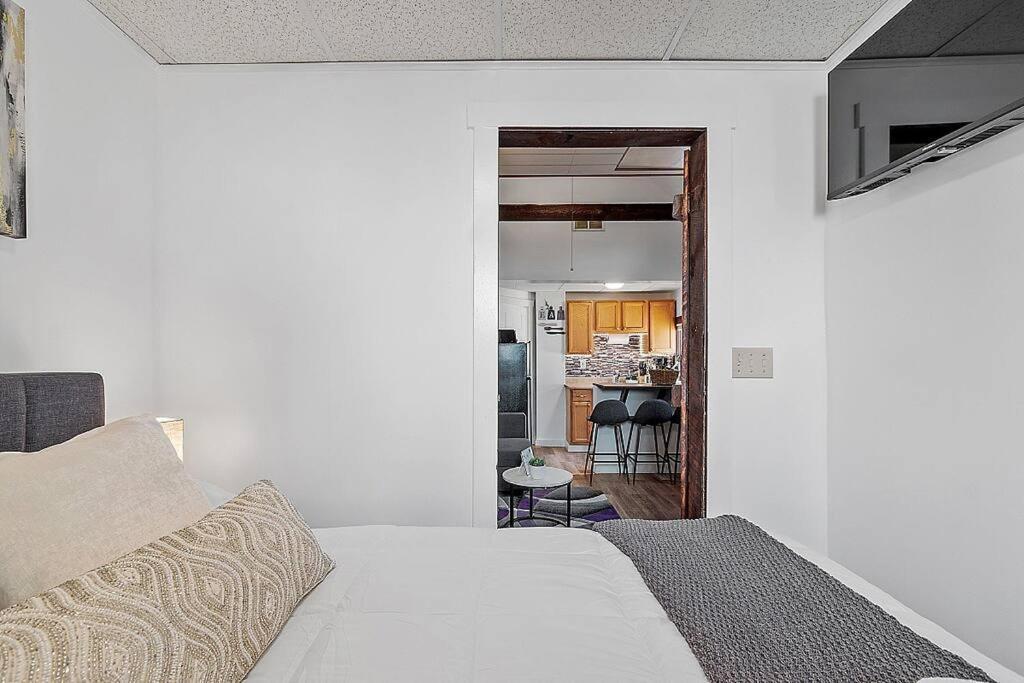 New!! Lovely Unit W/ Private Hot Tub And Patio! Laconia Εξωτερικό φωτογραφία