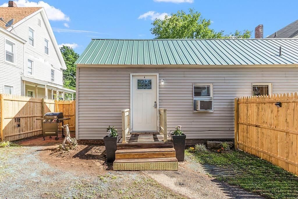 New!! Lovely Unit W/ Private Hot Tub And Patio! Laconia Εξωτερικό φωτογραφία